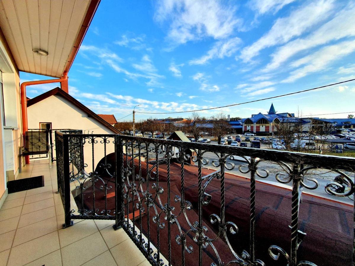 Hotel Éva Panzió à Sárvár Extérieur photo