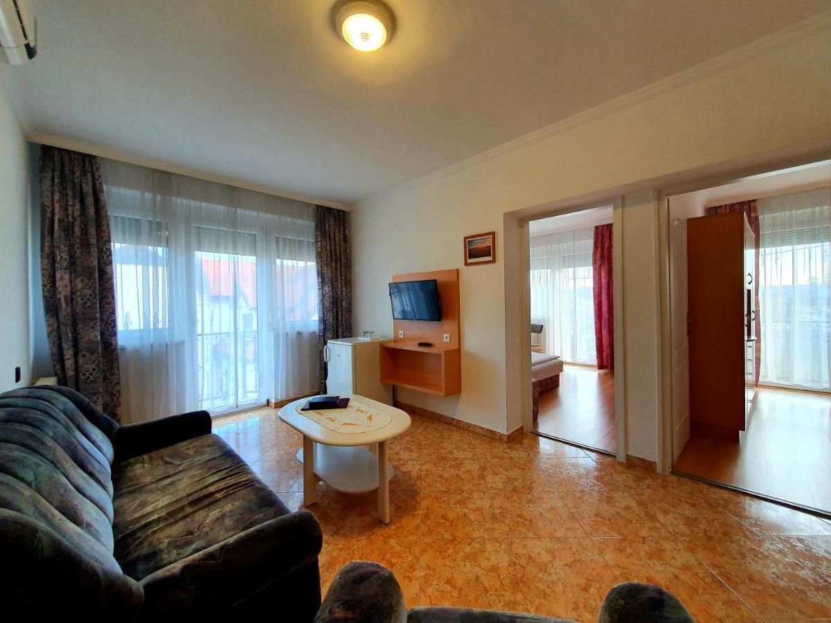 Hotel Éva Panzió à Sárvár Extérieur photo