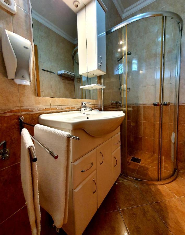 Hotel Éva Panzió à Sárvár Extérieur photo