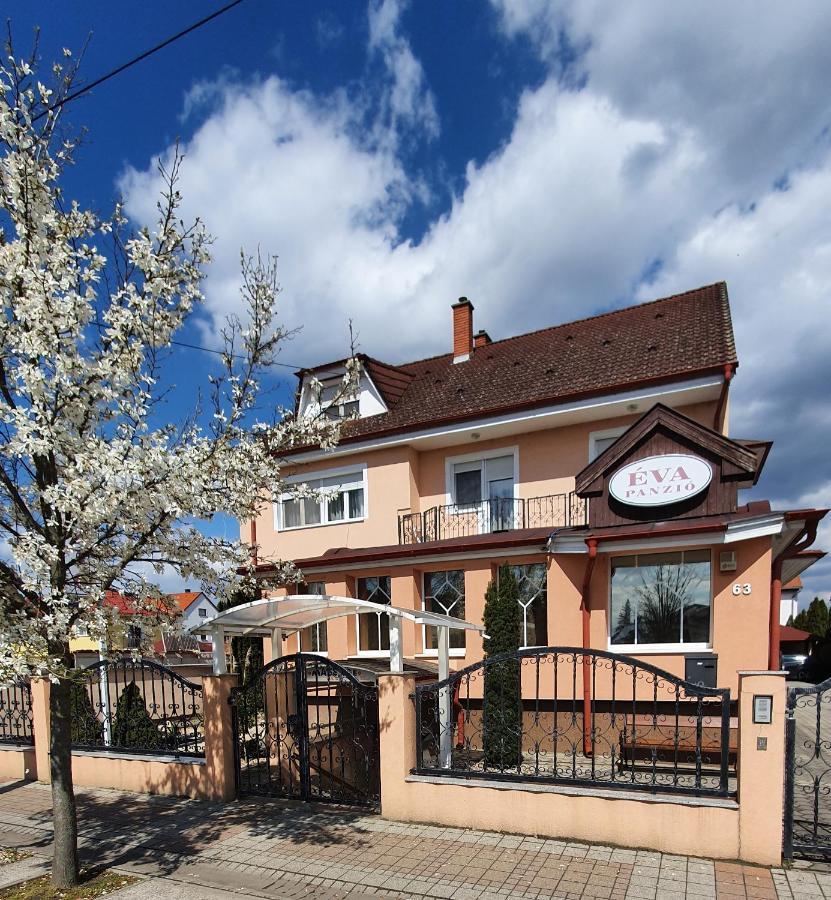 Hotel Éva Panzió à Sárvár Extérieur photo