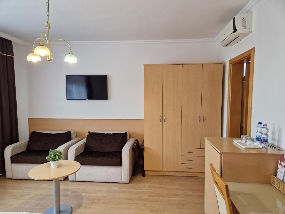 Hotel Éva Panzió à Sárvár Extérieur photo